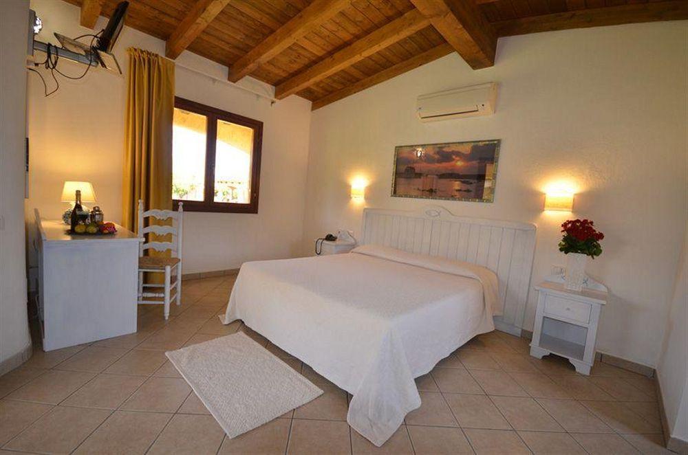 Limone Beach Resort Castiadas Εξωτερικό φωτογραφία